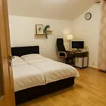 With Swimming Pool Near Prague Apartamento *