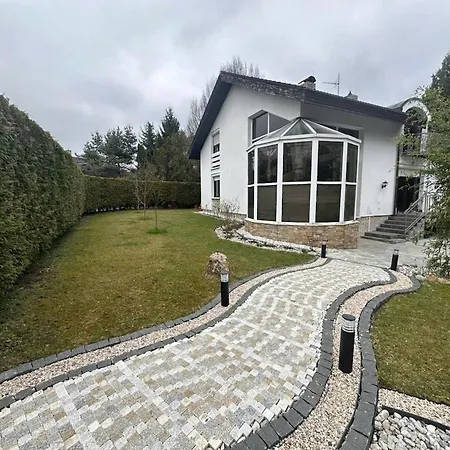 Apartament With Swimming Pool Near Prague Kamenice (Prague-East)