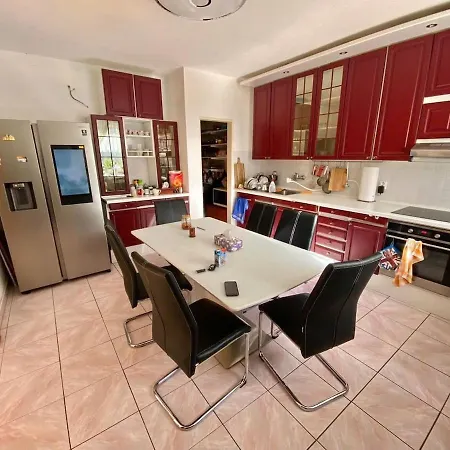 With Swimming Pool Near Prague Apartament *