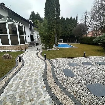 Apartment Near Prague Kamenice (Prague-East)