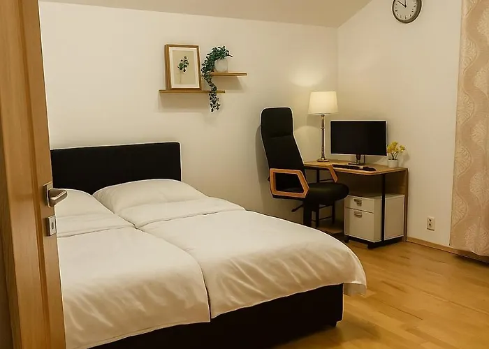 With Swimming Pool Near Prague Apartament *